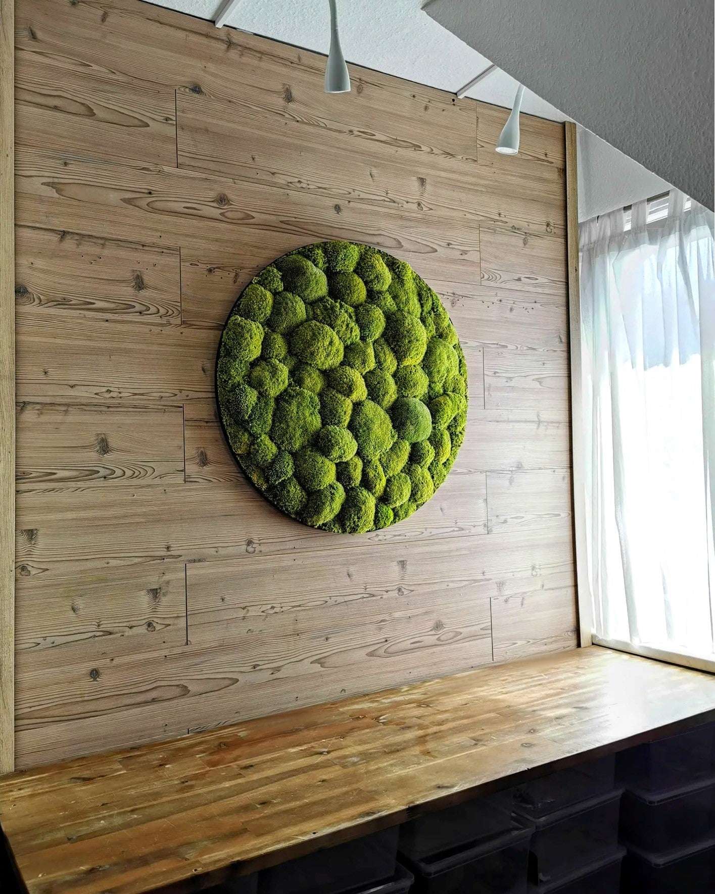 Custom-made moss picture with high-quality metal frame Round Ø 30-100cm - Ball moss in lime green